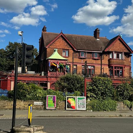 Hootananny Hostel London Exterior photo