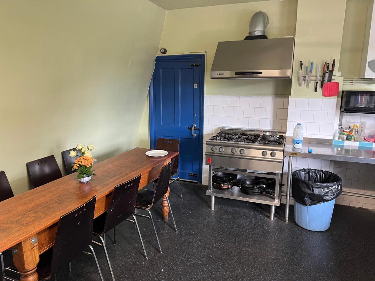 Hootananny Hostel London Exterior photo