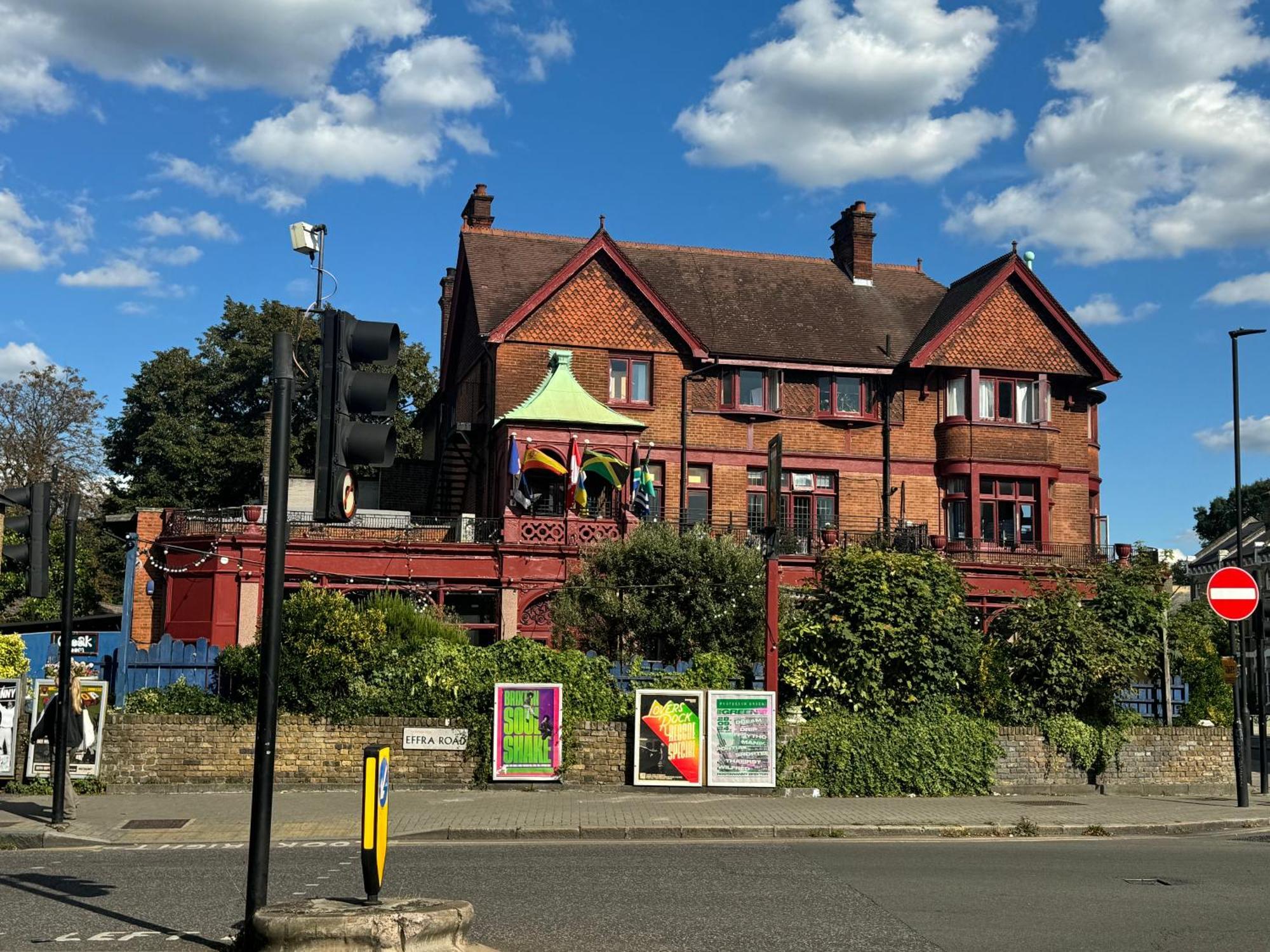 Hootananny Hostel London Exterior photo
