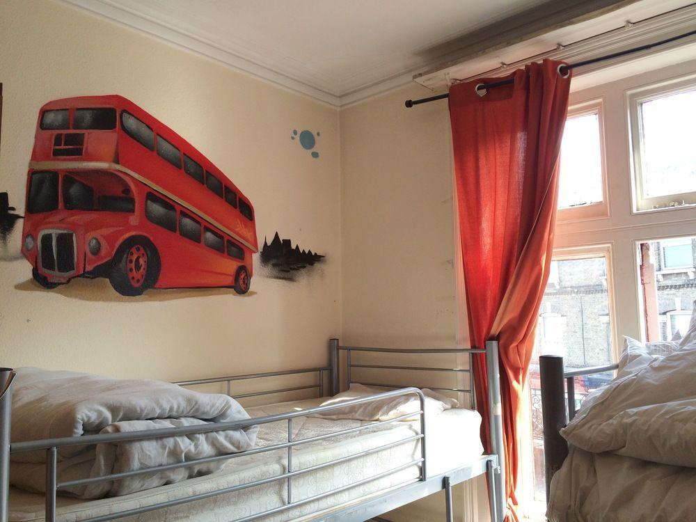 Hootananny Hostel London Exterior photo