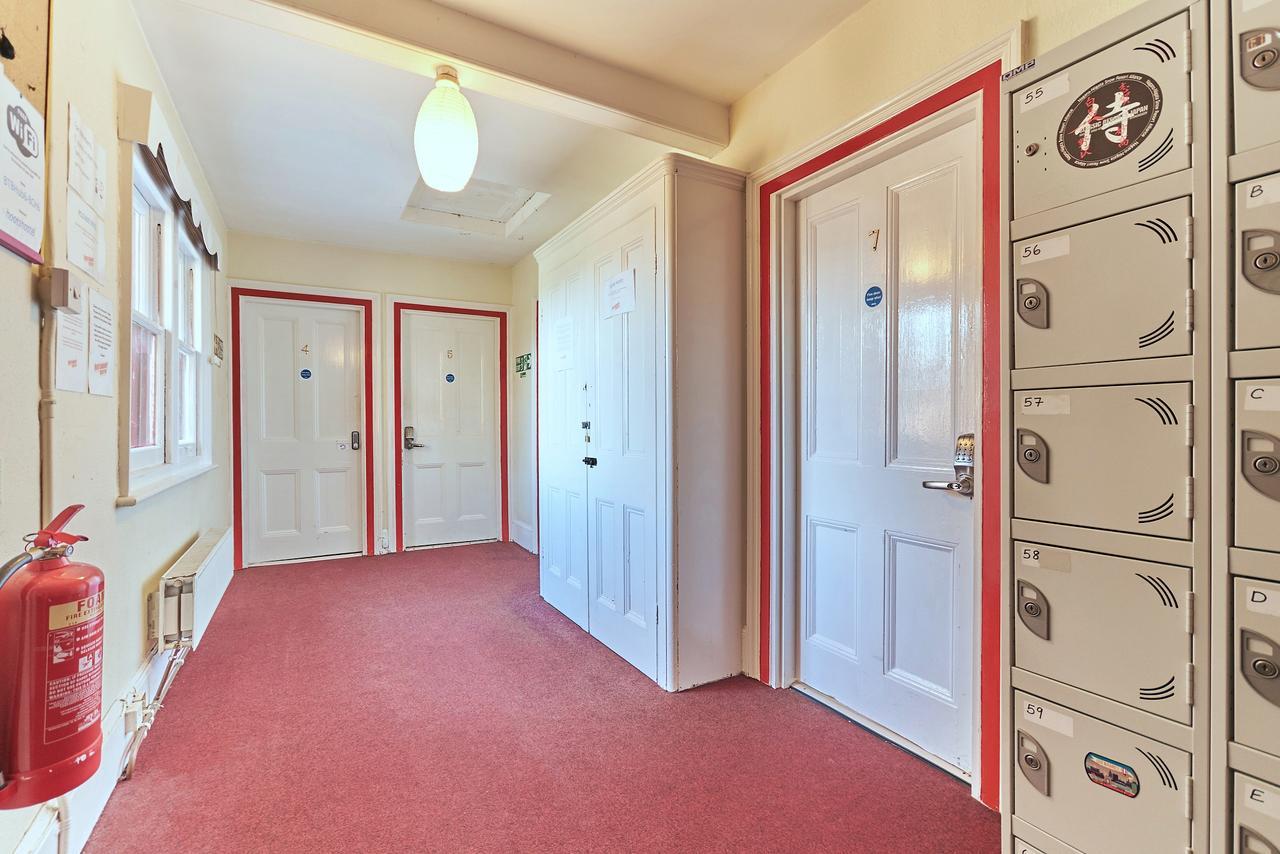 Hootananny Hostel London Exterior photo