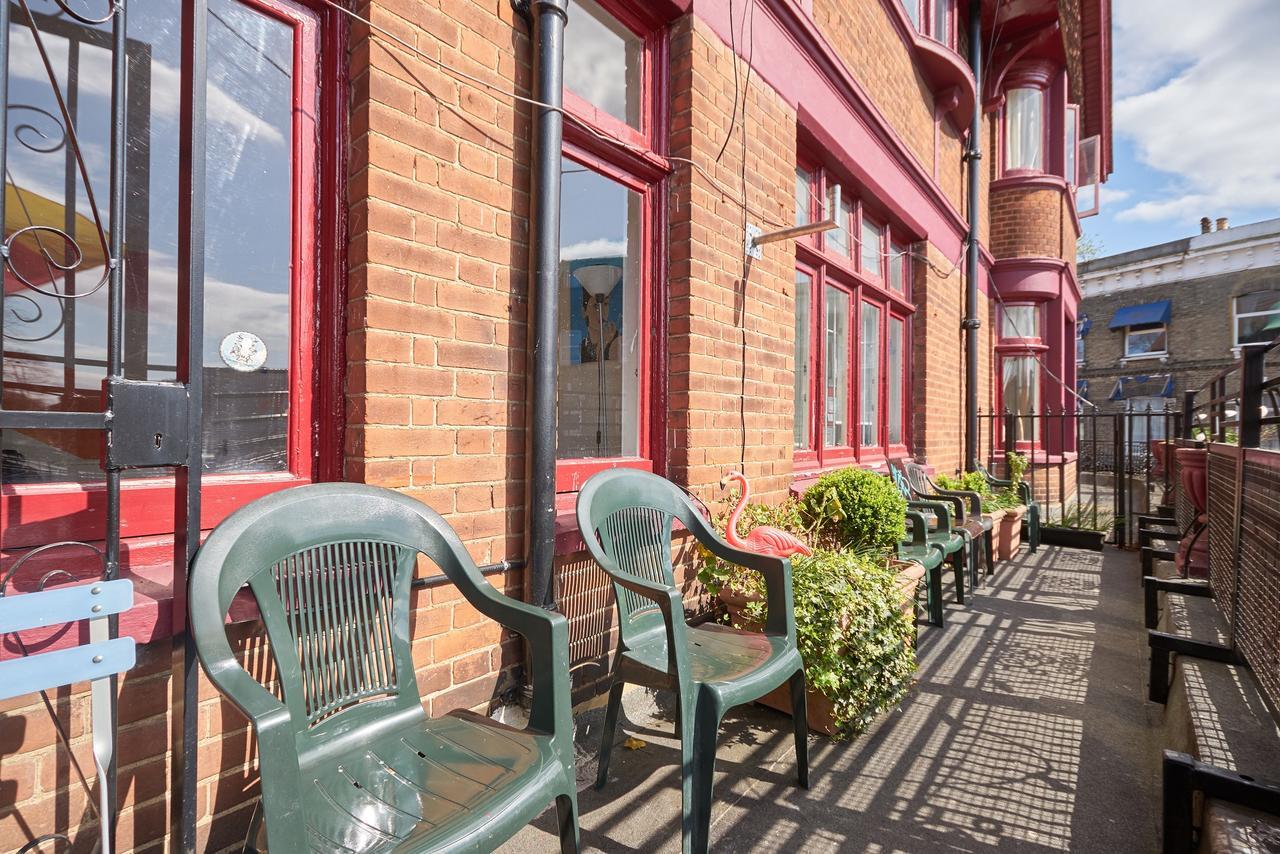 Hootananny Hostel London Exterior photo