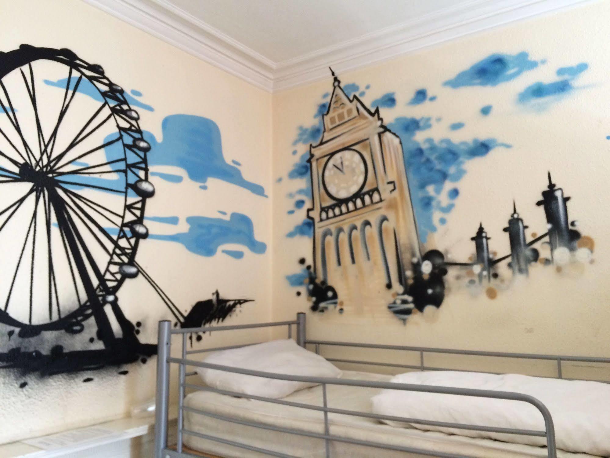 Hootananny Hostel London Exterior photo